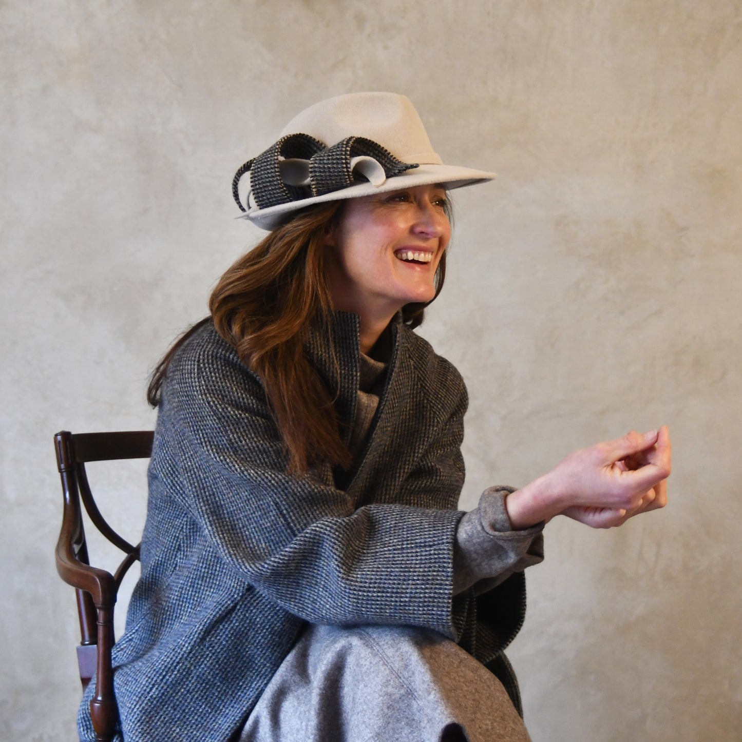 the long frink in small blue check lovat tweed image 5