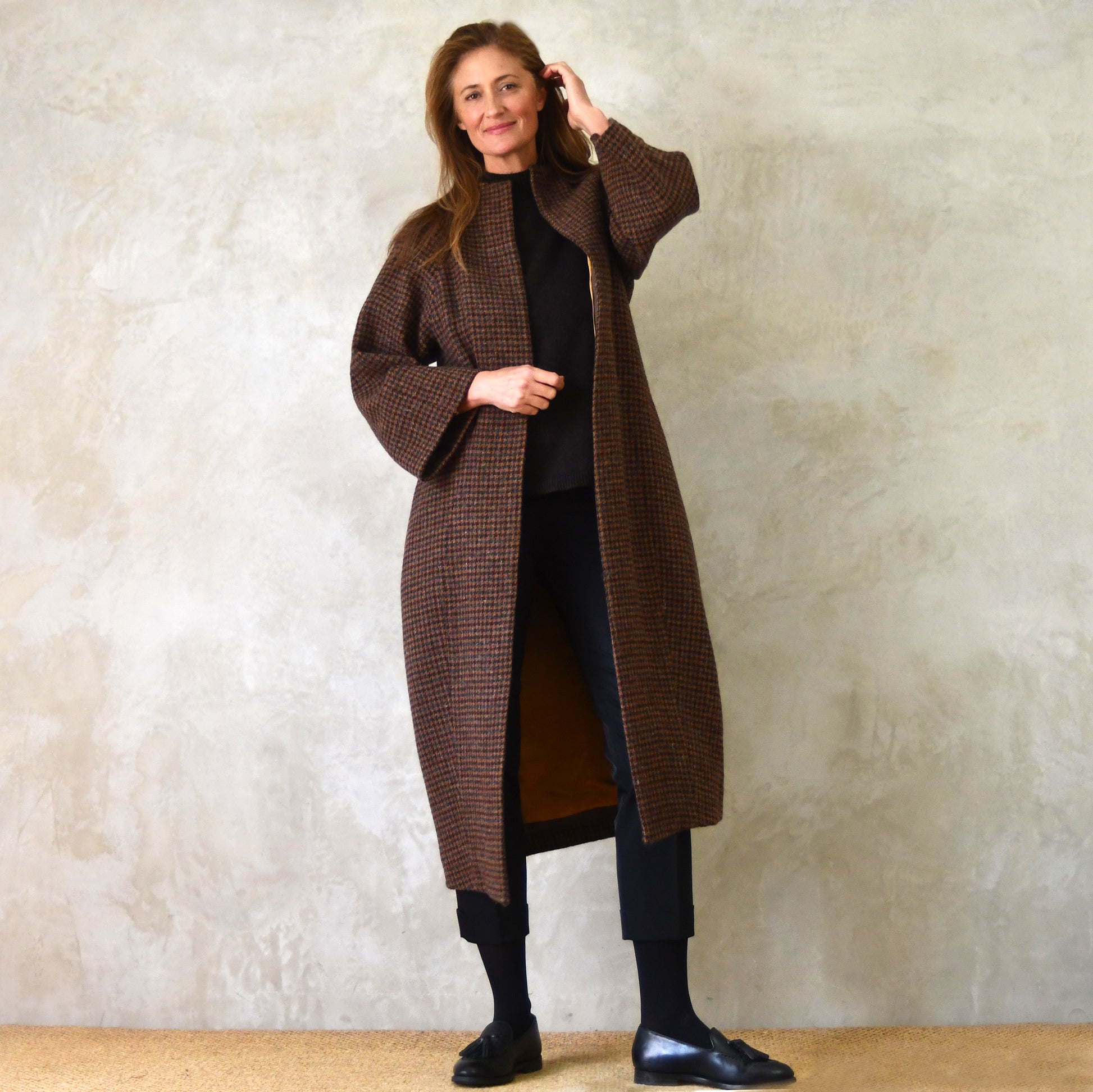 the long frink in dark check lovat tweed image 8