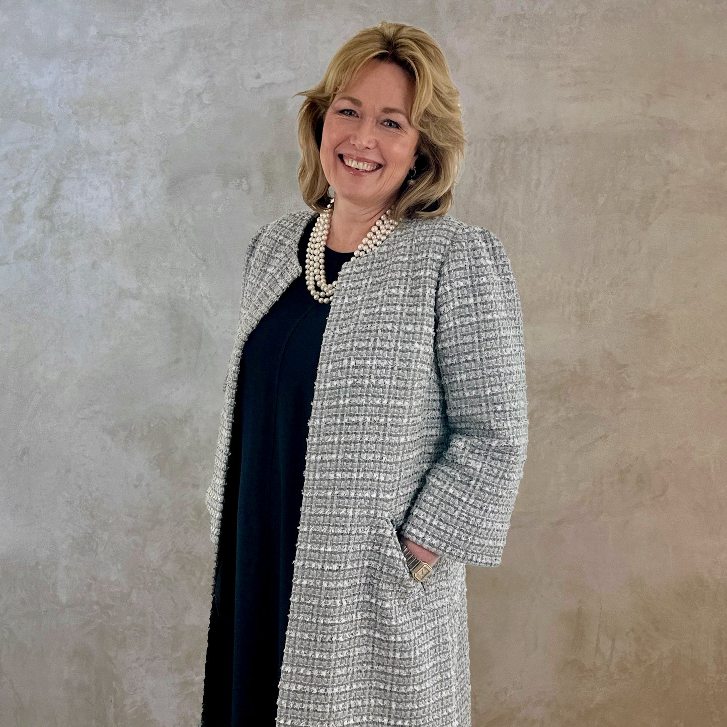 the burlison in silver mix boucle image 4