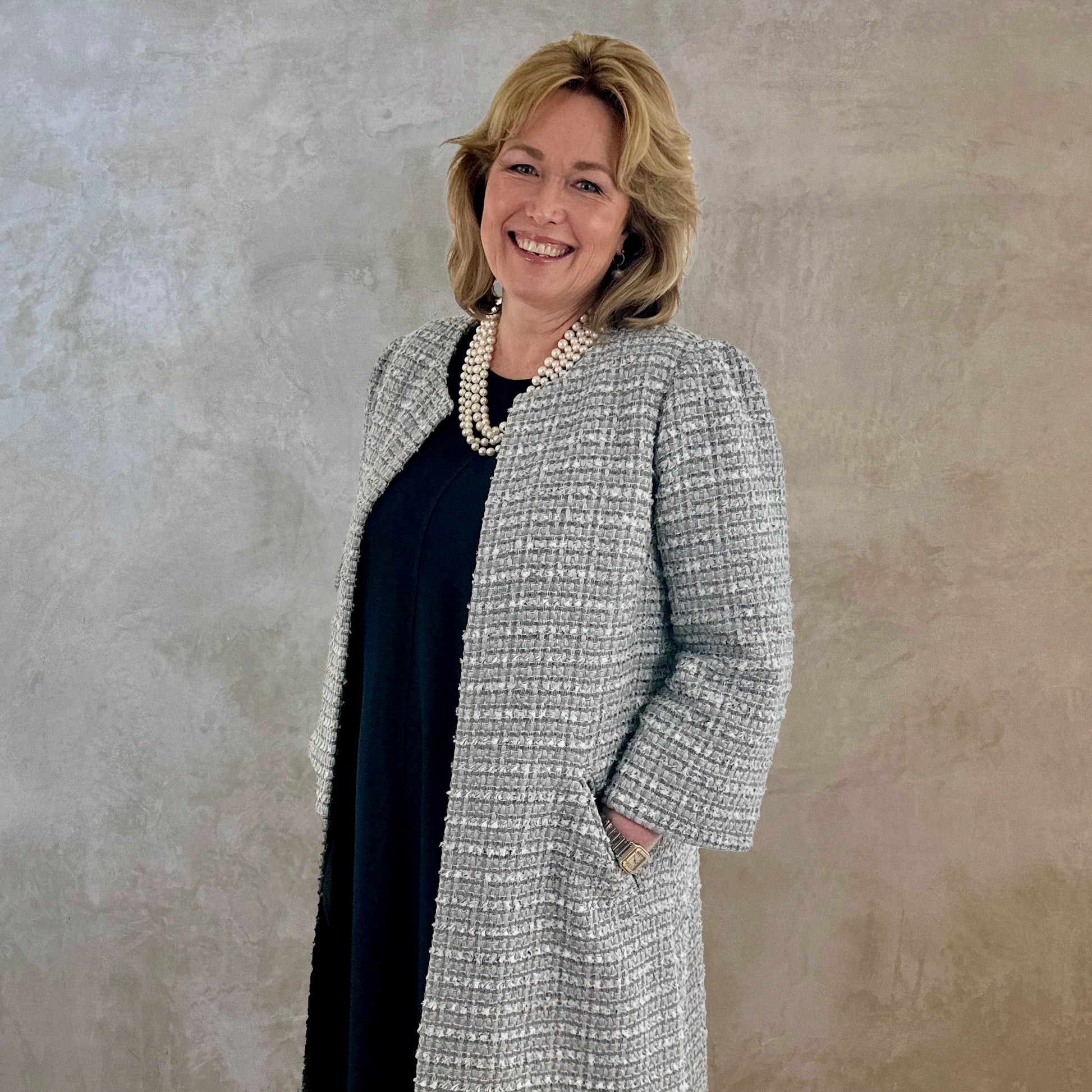 the burlison in silver mix boucle image 4