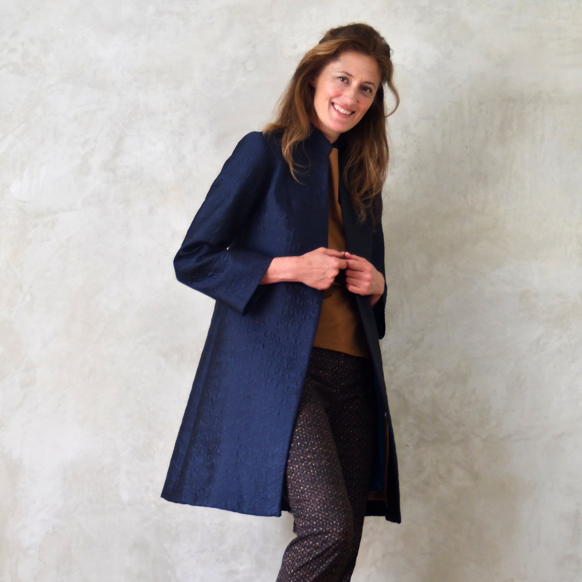 the garnett coat in dark navy bubble brocade image 7