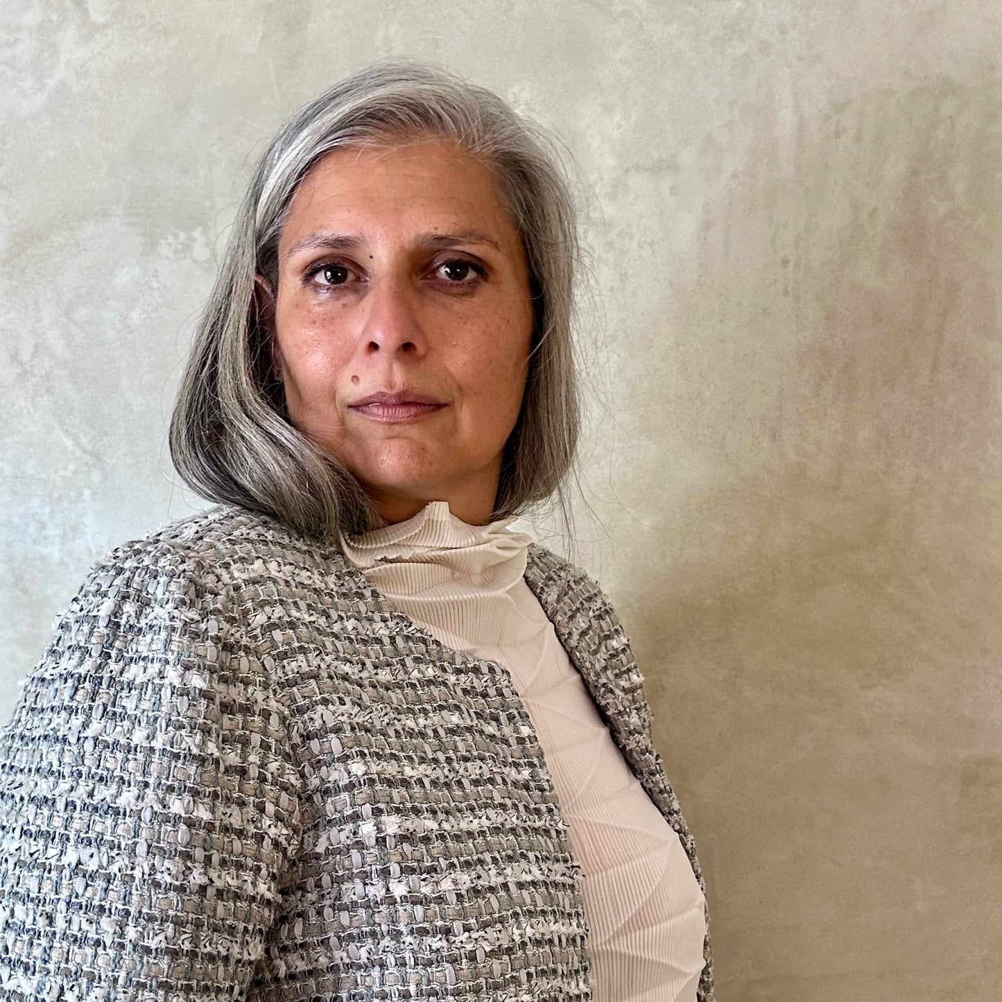 the burlison in silver mix boucle image 8