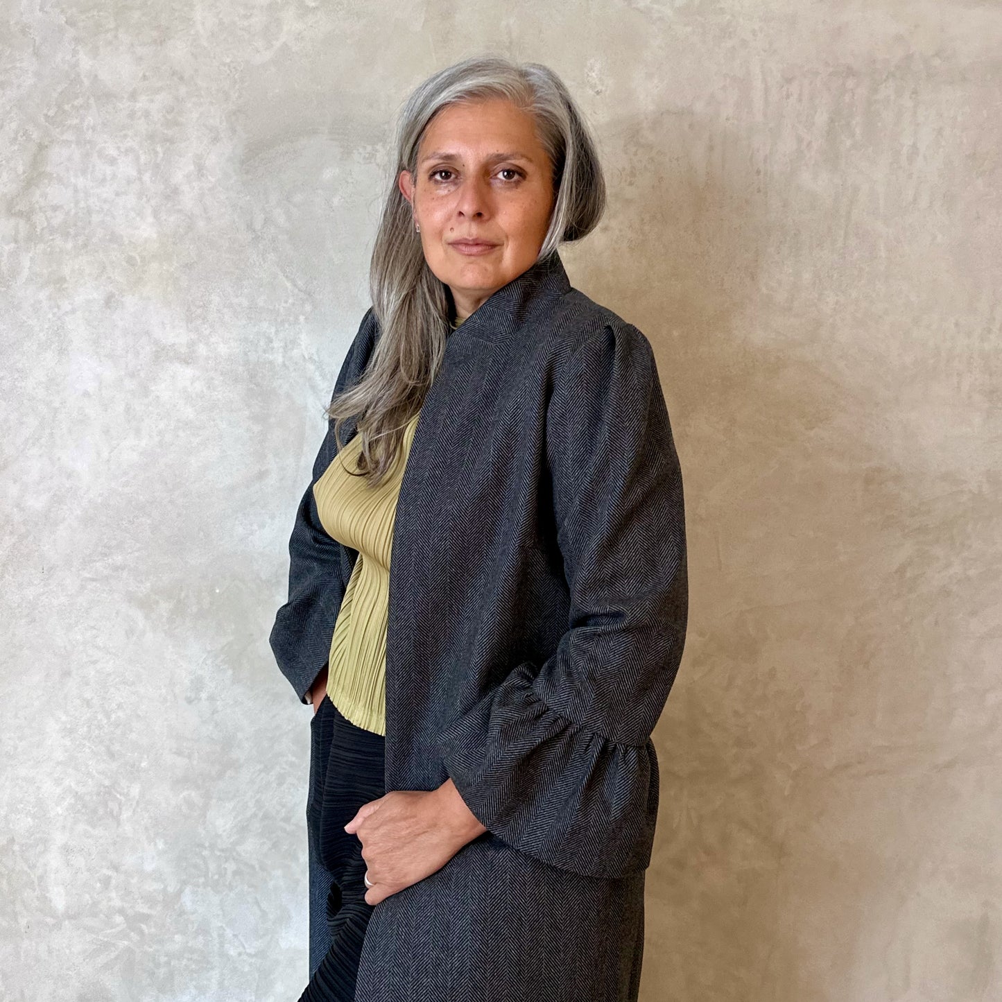 the brett coat in cashmere-lambswool herringbone flannel image 4