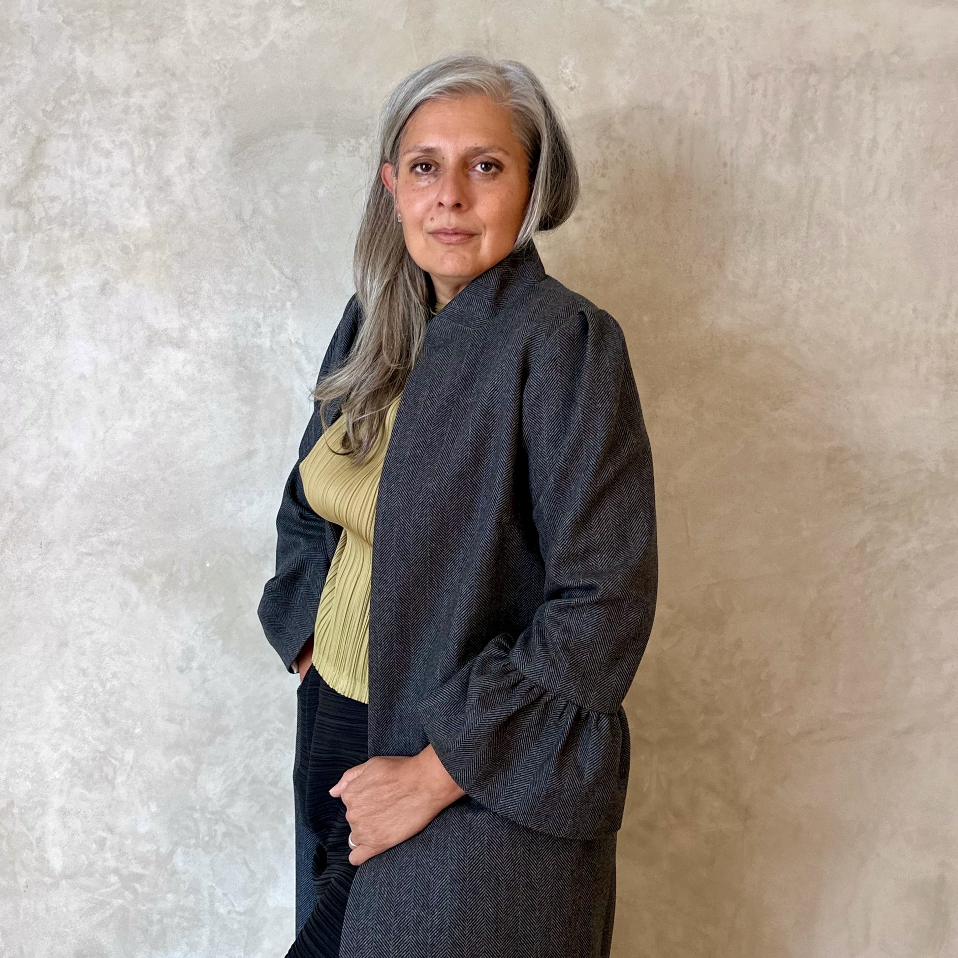 the brett coat in cashmere-lambswool herringbone flannel image 4