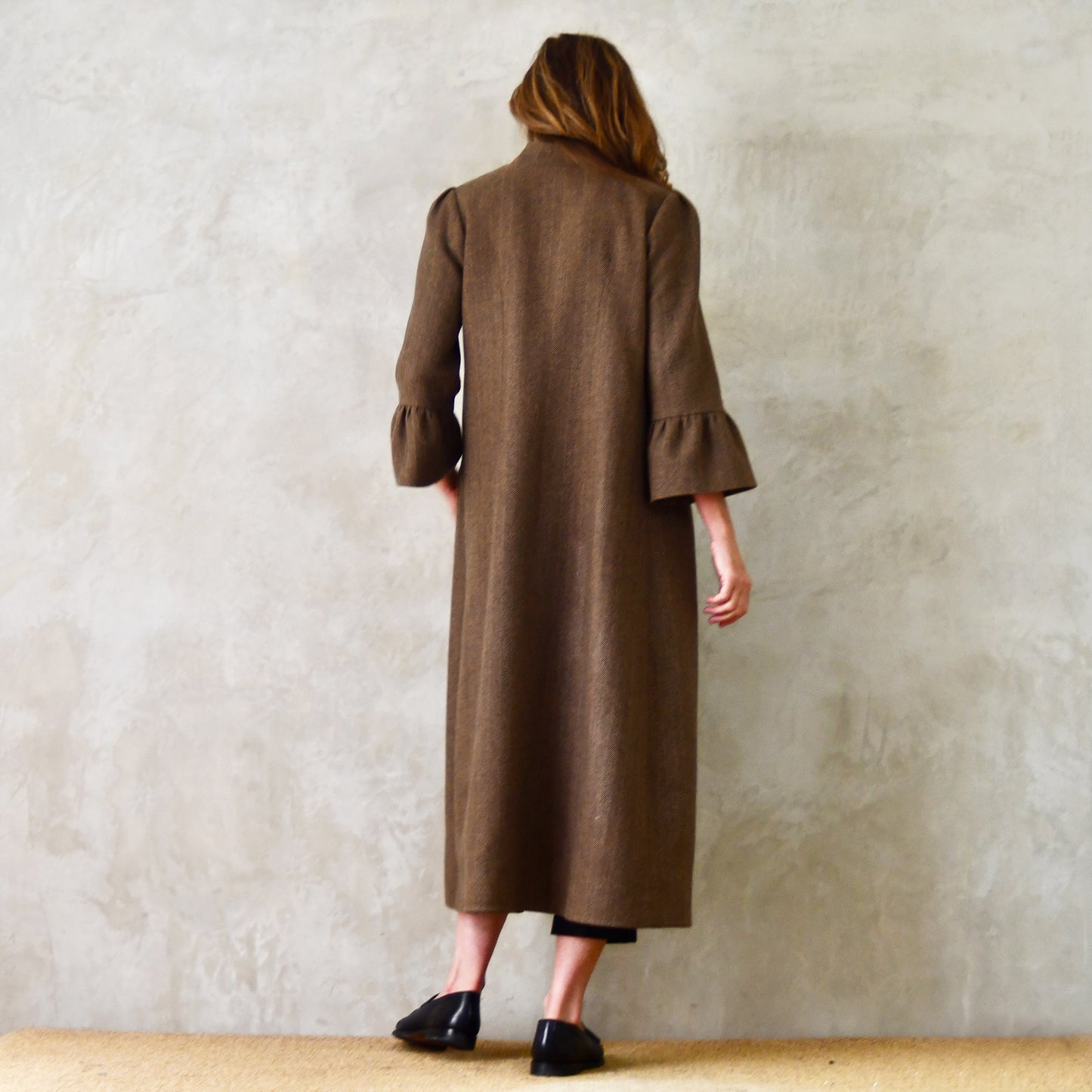 the brett coat in brown-black cashmere-lambswool herringbone flannel image 2