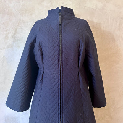 the quilted frink in navy image 9