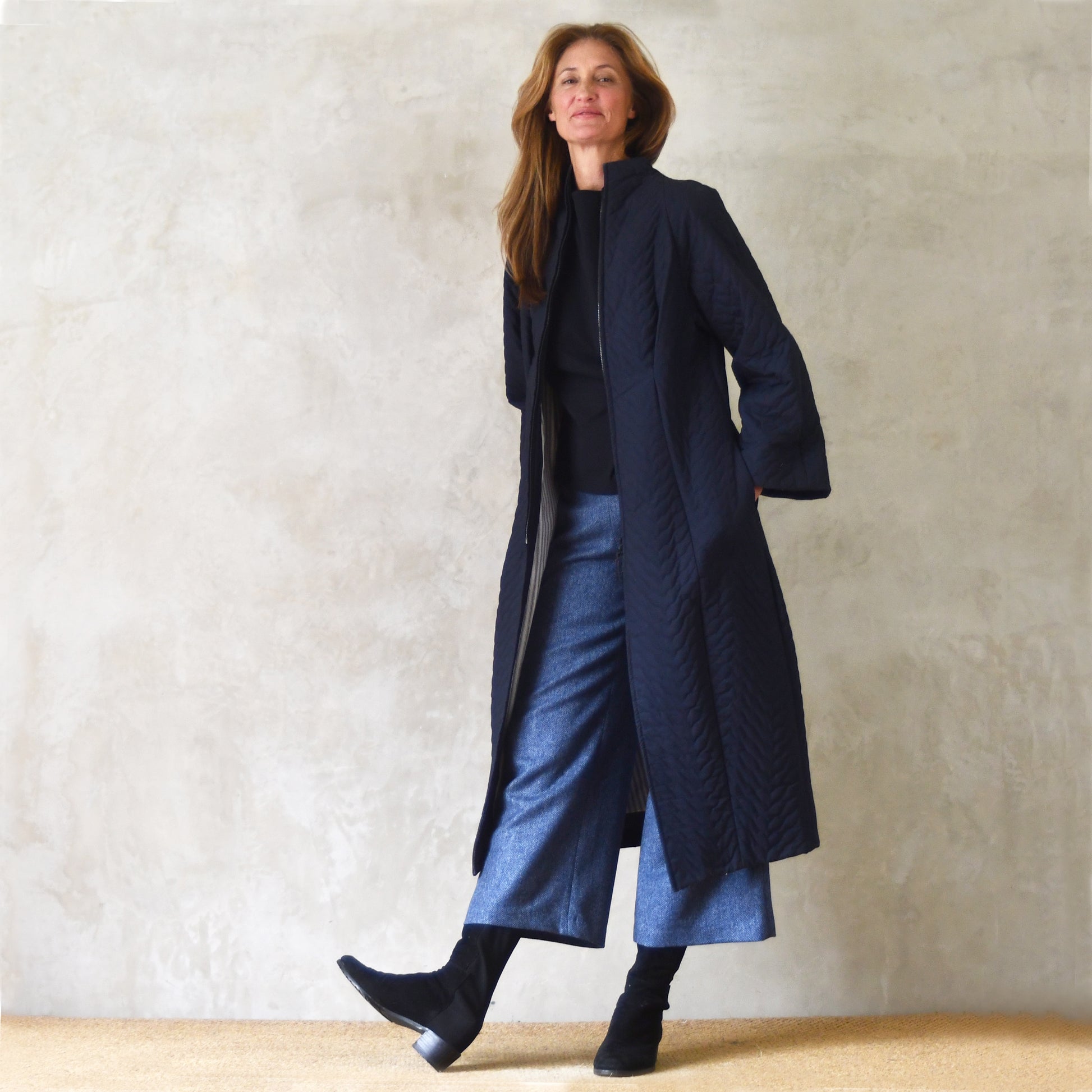 the quilted frink in navy image 5