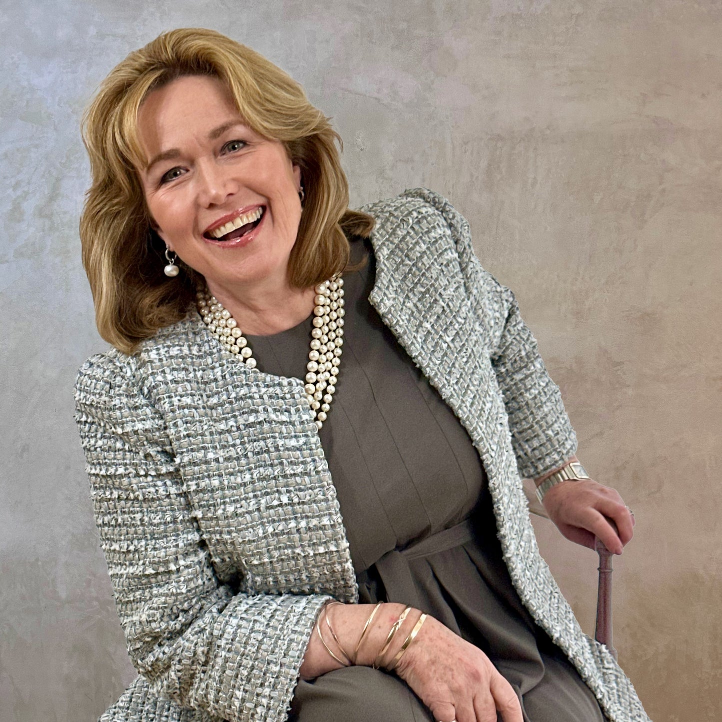 the burlison in silver mix boucle image 2