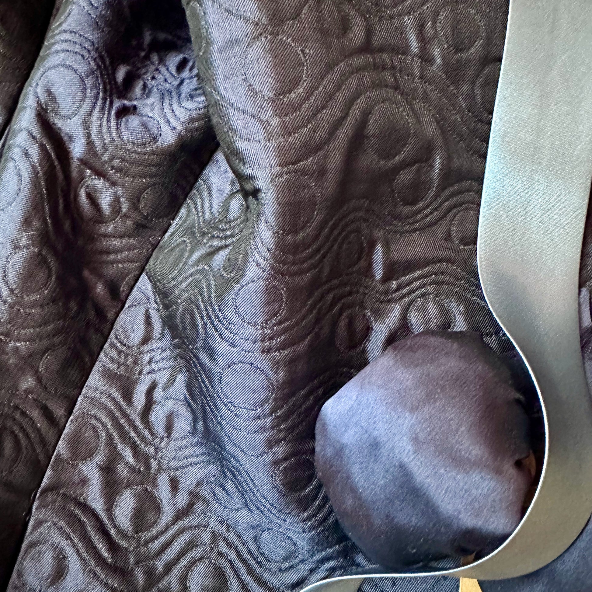 the garnett coat in dark navy bubble brocade image 12