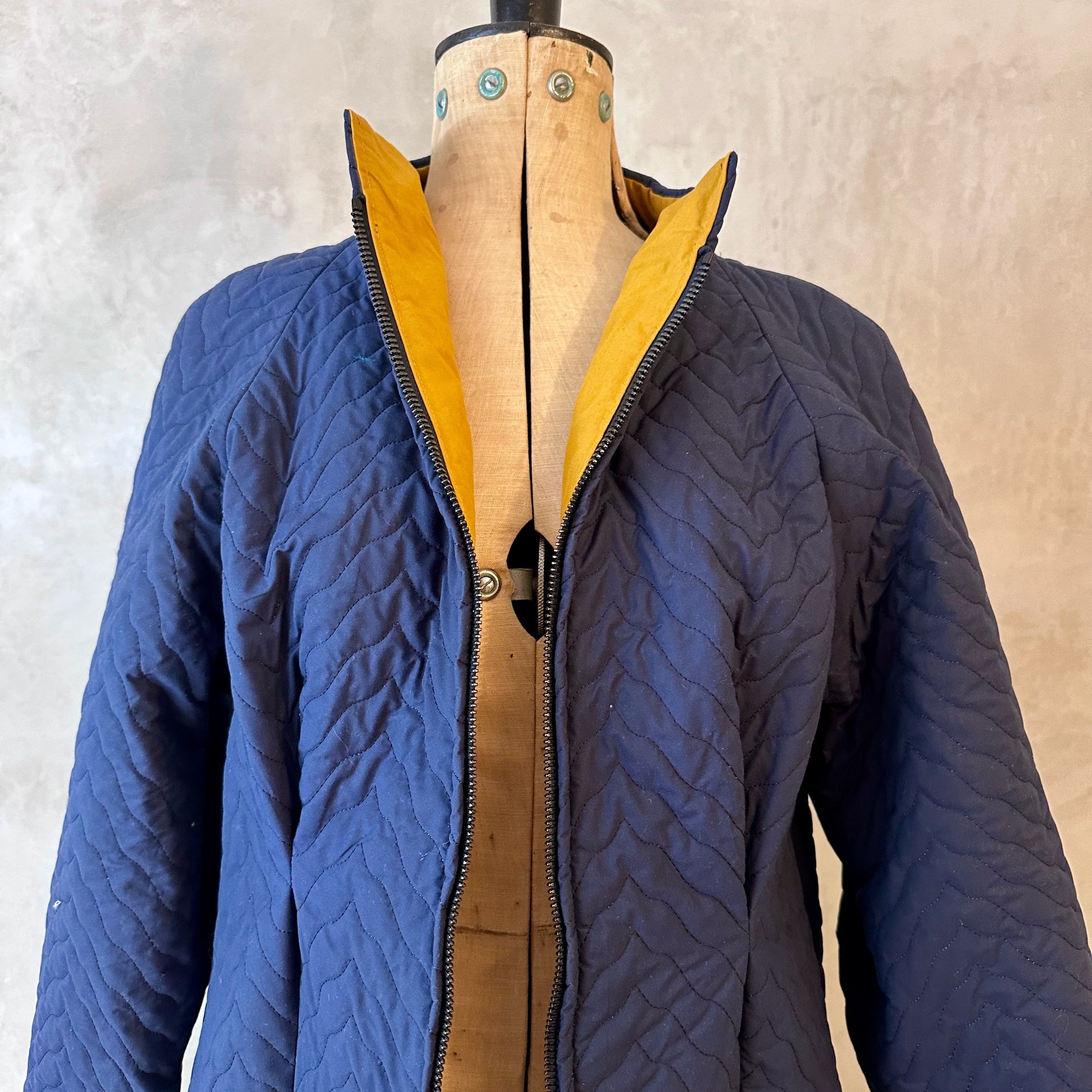 the quilted frink in navy image 11