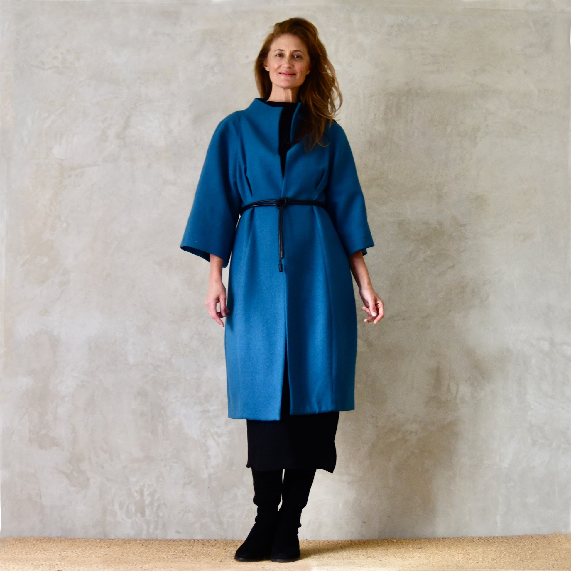 the frink in petrol blue merino flannel image 2