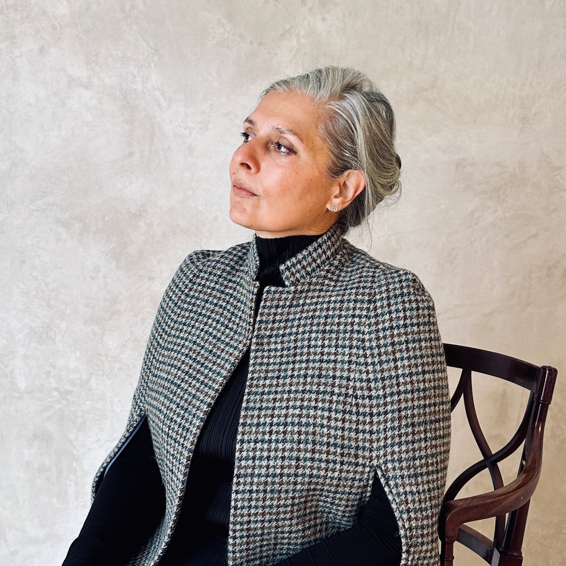 the clayton cape in grey-blue lovat tweed image 7