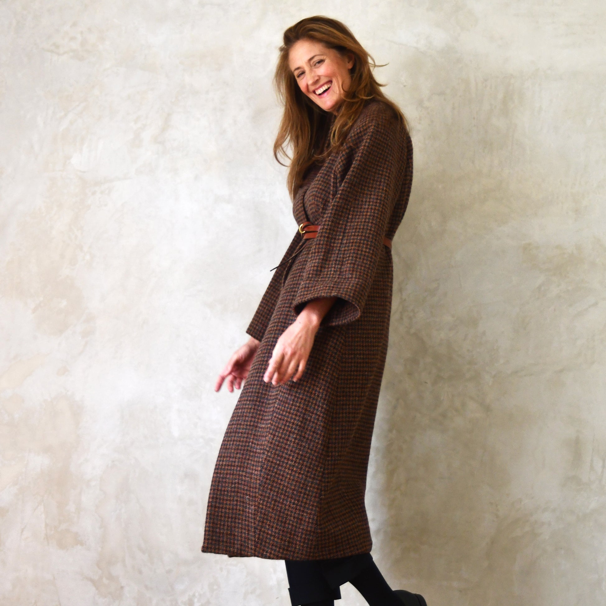 the long frink in dark check lovat tweed image 0